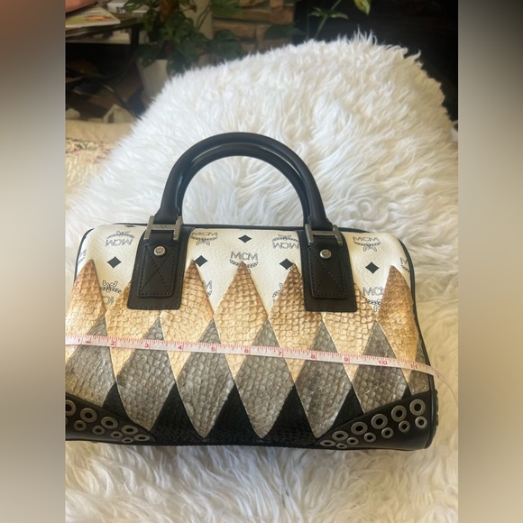 MCM MILANO BOSTON LIMITED - Picture 15 of 17